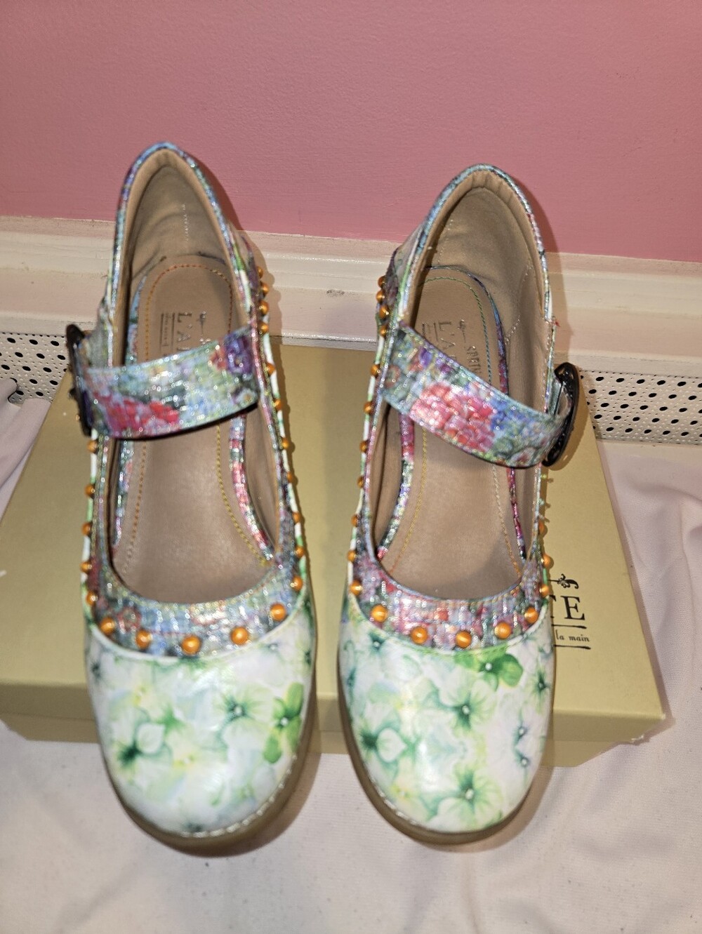 L'artiste Floral Mary Janes with Multicolor Trim - Green & Pink